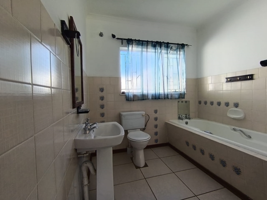 5 Bedroom Property for Sale in Universitas Ridge Free State